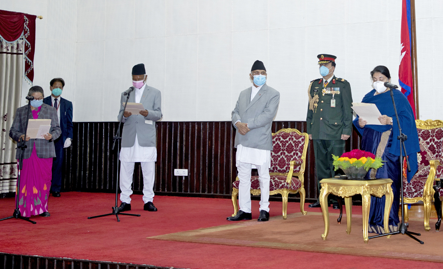 गण्डकी र सुदूरपश्चिमका नवनियुक्त प्रदेश प्रमुखले लिए शपथ