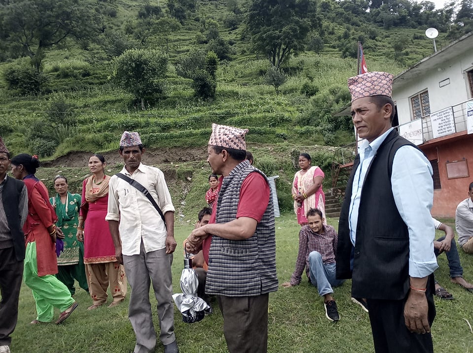 तलब वृद्धि नभएको भन्दै थलाराका विद्यालय कर्मचारी र बाल शिक्षा सहजकर्ता आन्दोलनमा उत्रिए